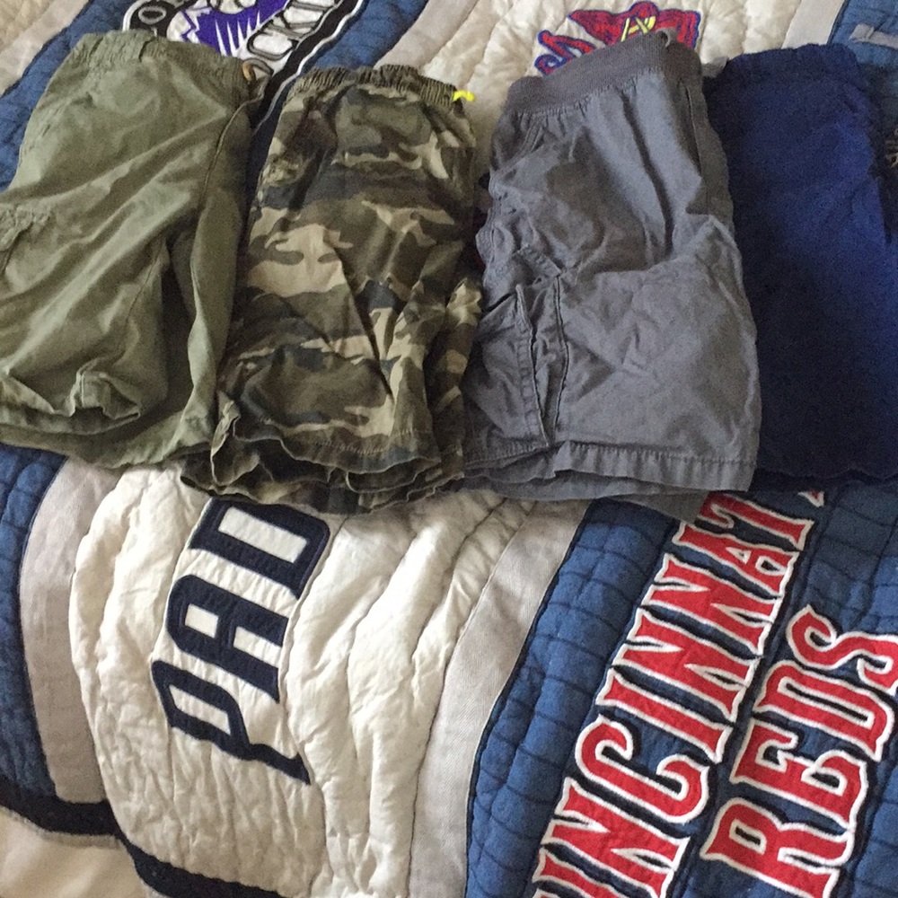 Boys Crazy 8 shorts bundle (4) /free shirt